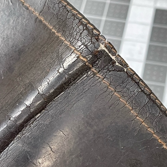 Authentic Louis Vuitton Two Folded Wallet Utah Leather Men’s Bifold Card Holder - Picture 15 of 16